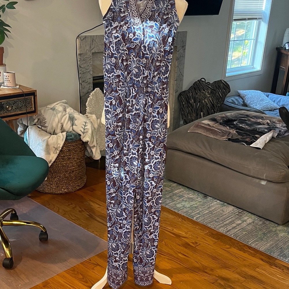 Chic Blue and White Patterned Jumpsuit